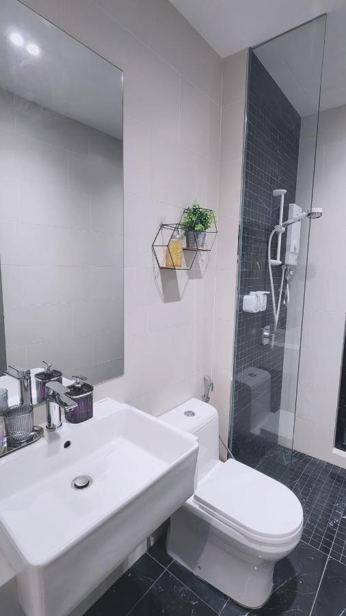 Skypool With Seaview 8Pax Beacon Executive Suites - Georgetown City Centre - 3Km To Komtar Ngoại thất bức ảnh